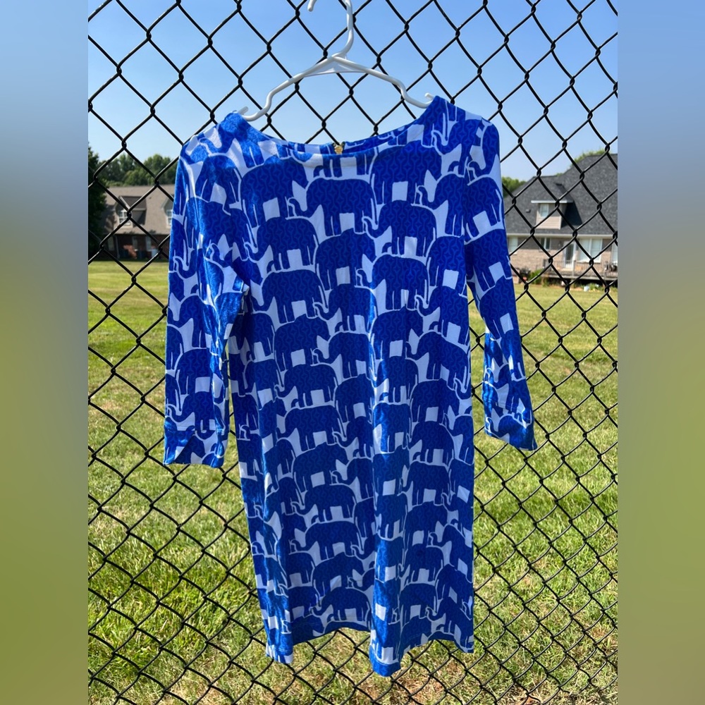 Crown and ivy blue and white dress with elephant pattern in size xs.